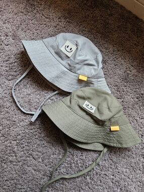 Amazon Kids Smiley Bucket Hats - Olive and Light Gray